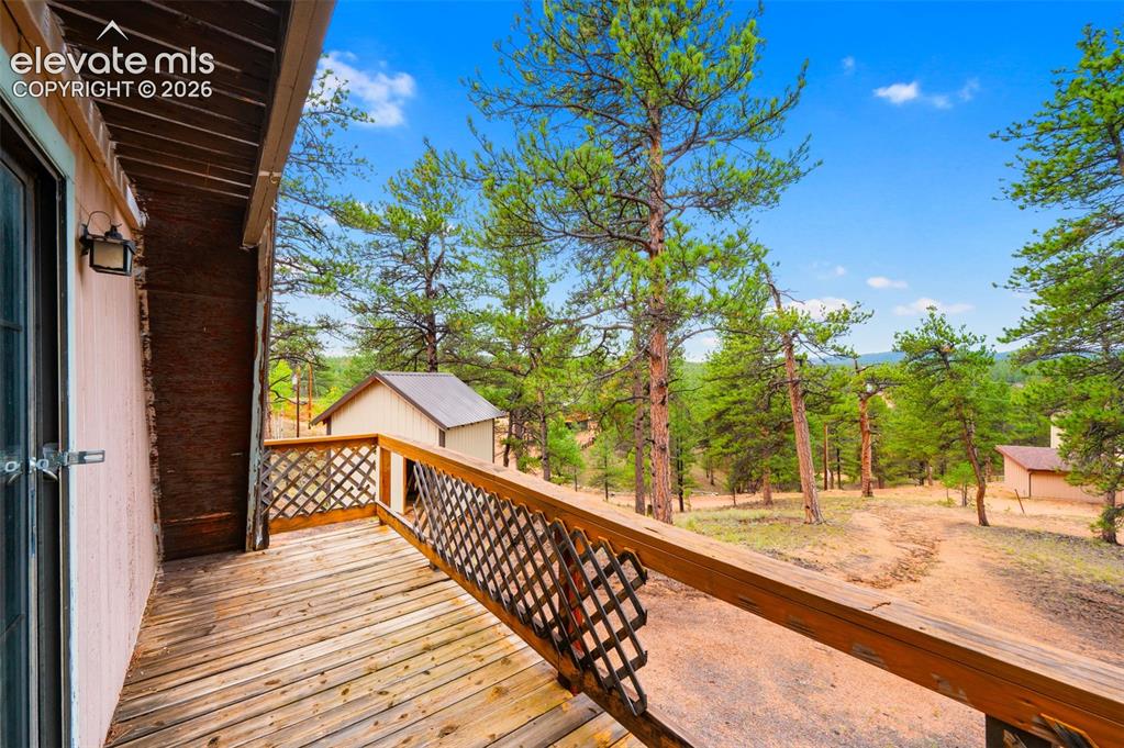Image 15 of 28: Deck