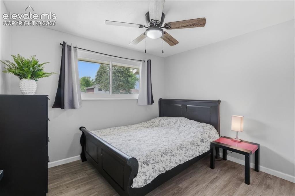 Image 18 of 38: Bedroom
