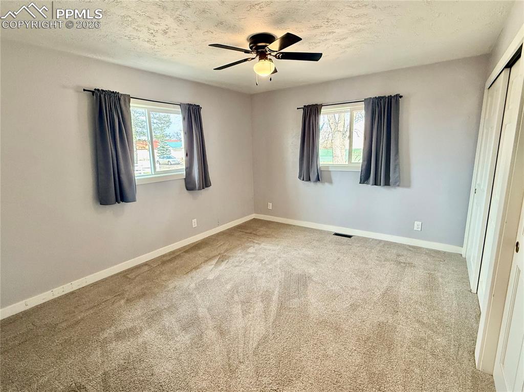 Image 16 of 22: Bedroom