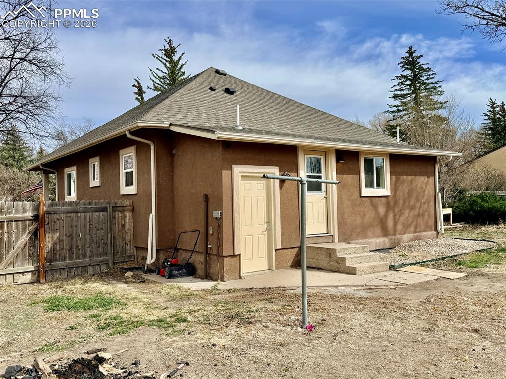 Image 22 of 22: Back of Structure