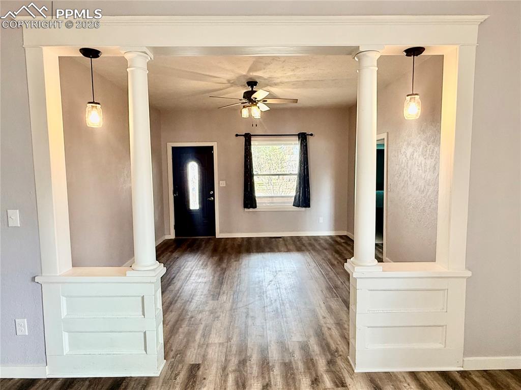 Image 6 of 22: Entry