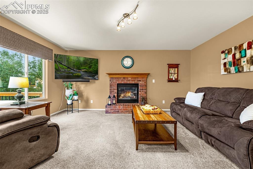 Image 14 of 50: Living Room