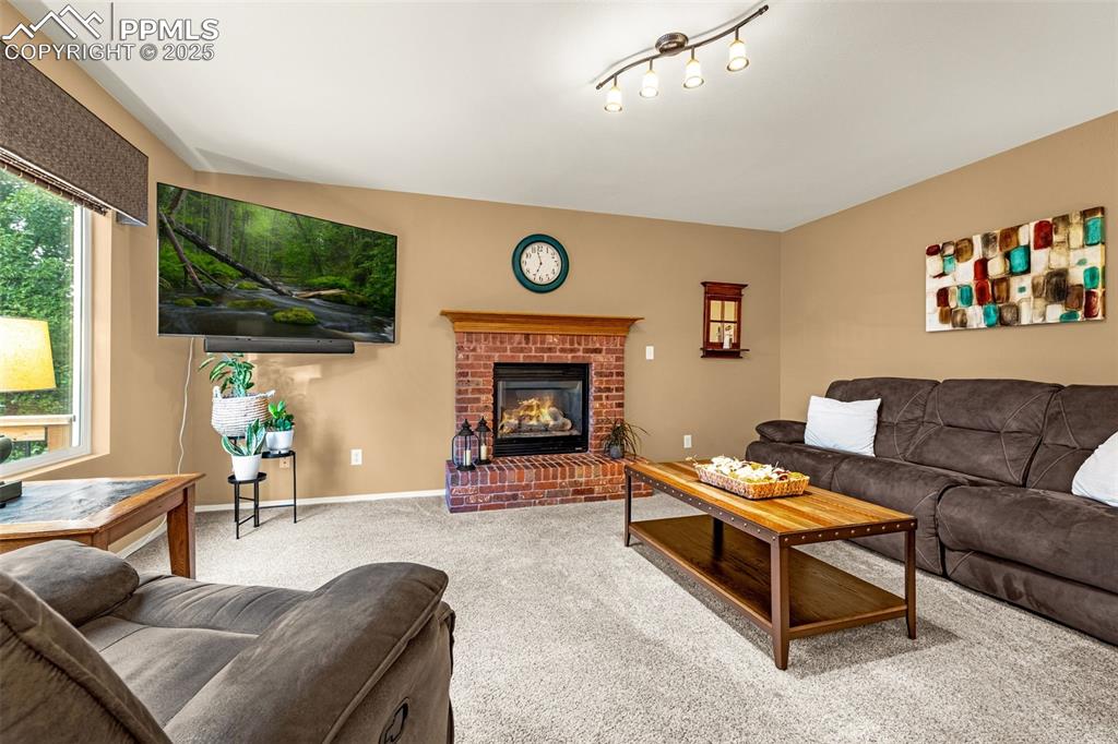 Image 16 of 50: Living Room