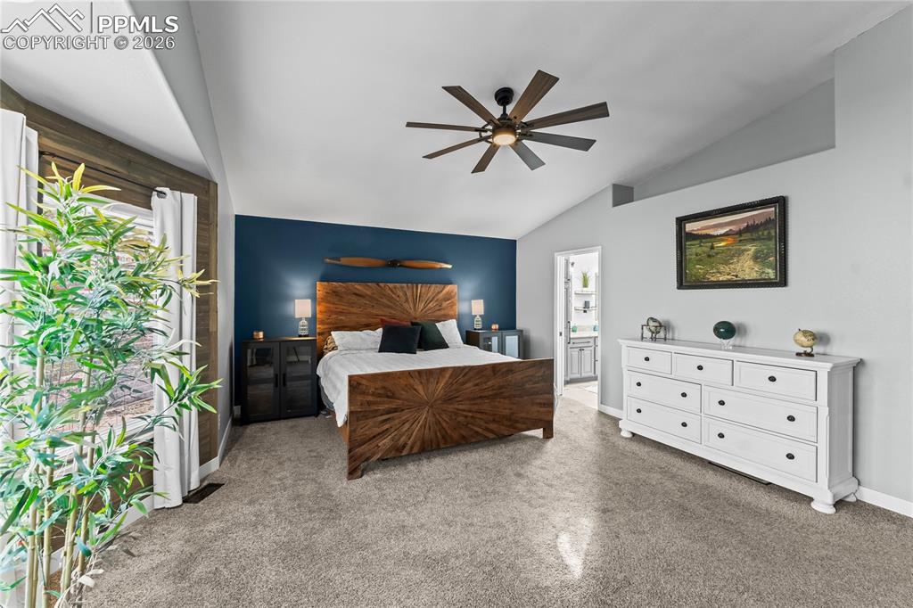 Image 22 of 50: Bedroom