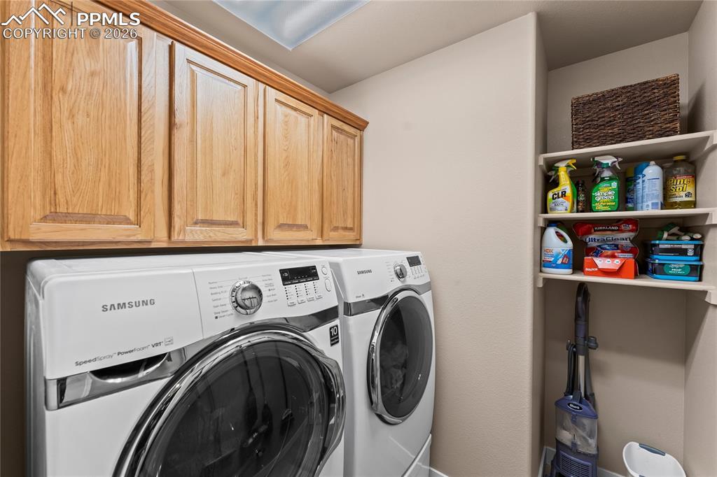 Image 27 of 50: Laundry