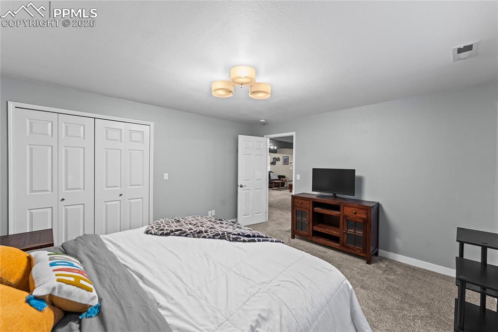 Image 41 of 50: Bedroom