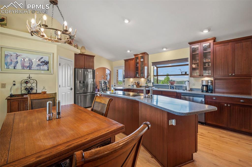 Image 12 of 45: Kitchen