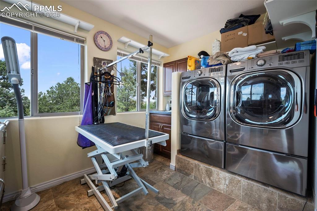 Image 18 of 45: Laundry