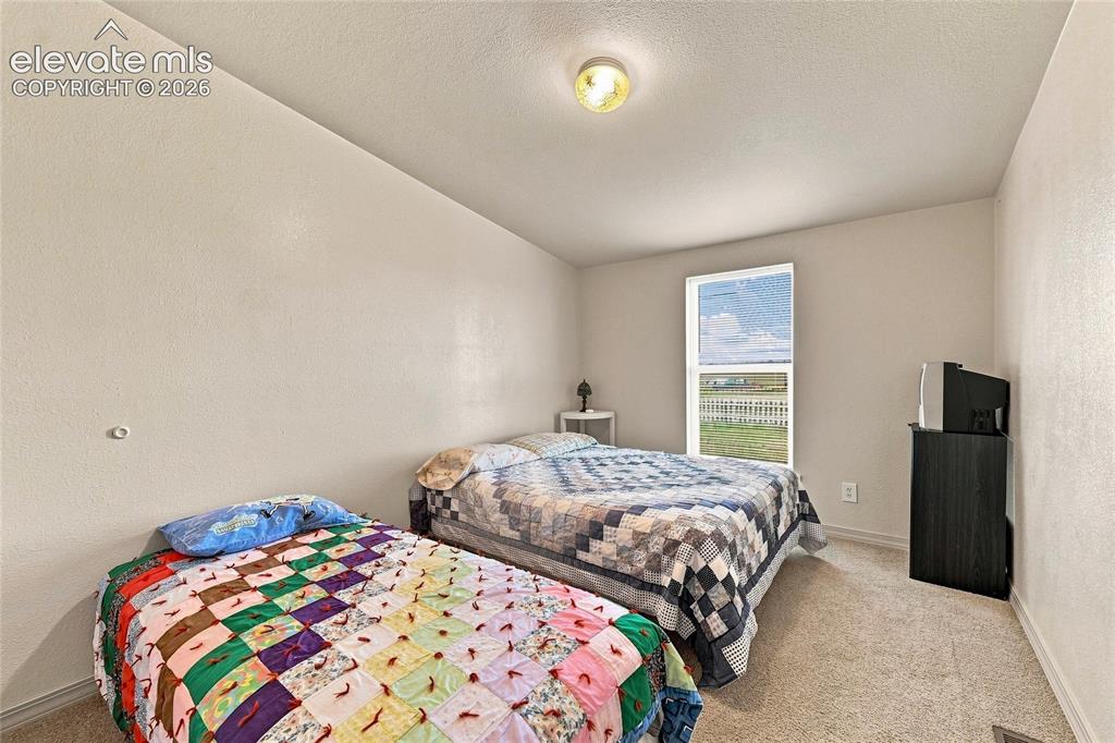 Image 16 of 29: Bedroom