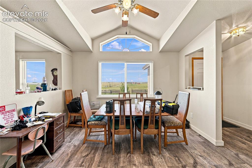 Image 5 of 29: Dining Area