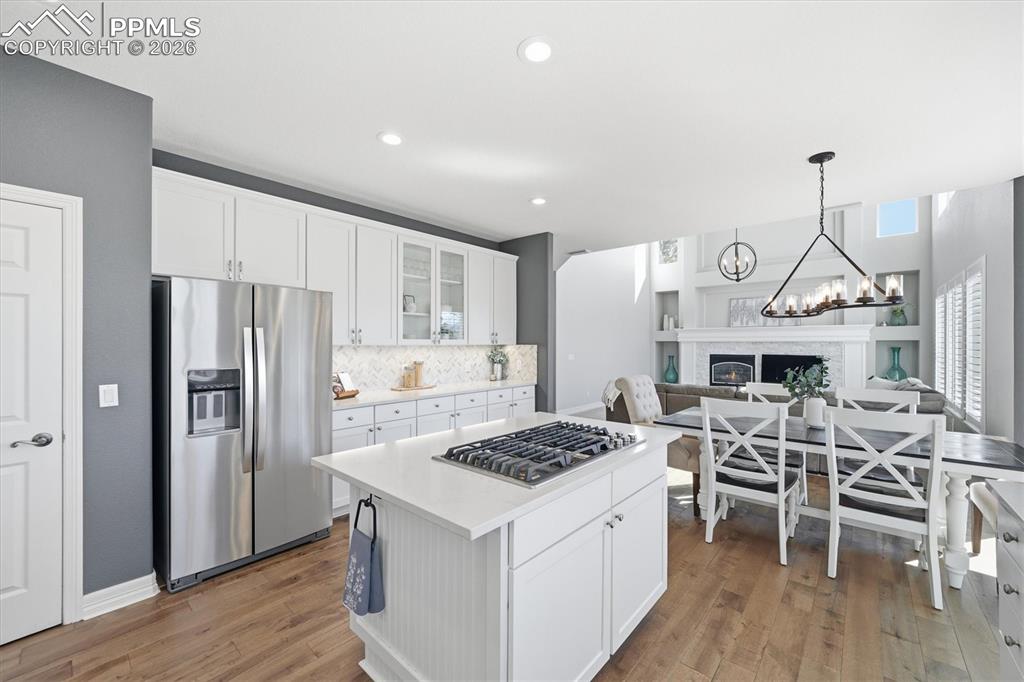 Image 10 of 49: Kitchen