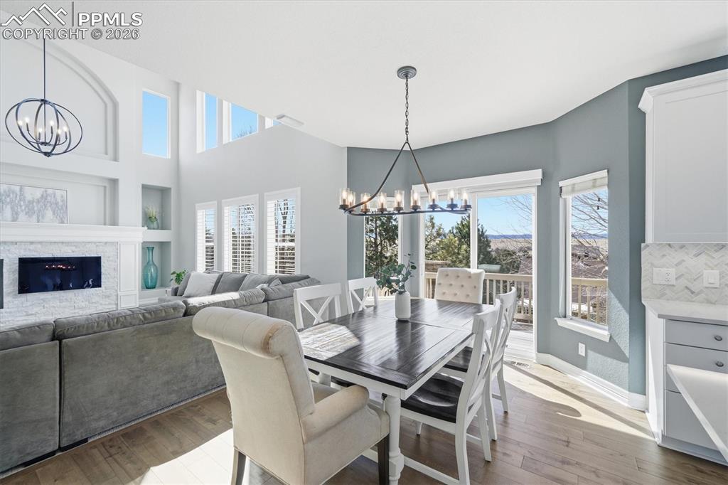 Image 11 of 49: Dining Area