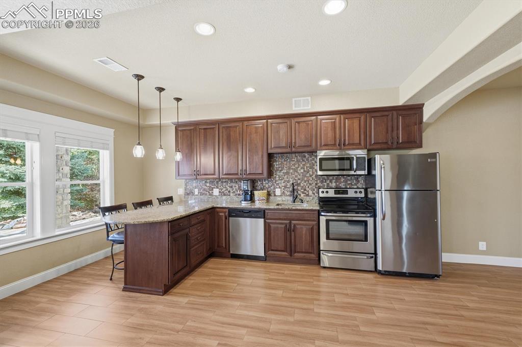 Image 28 of 49: Kitchen