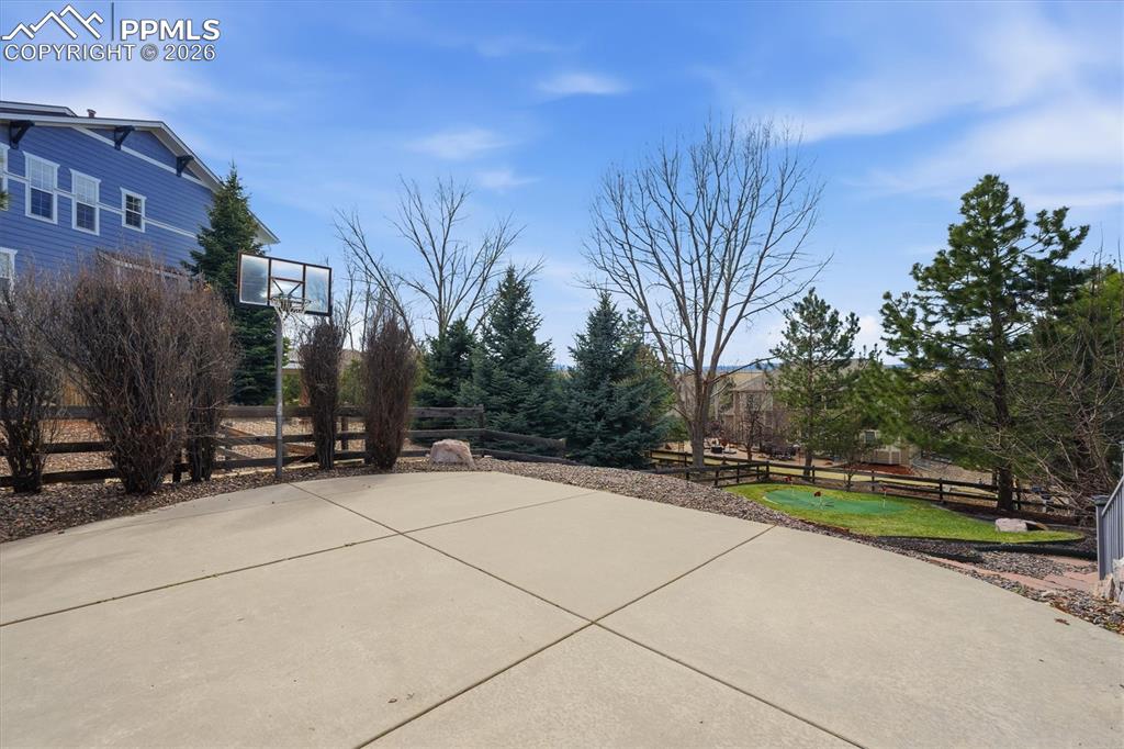 Image 41 of 49: Patio