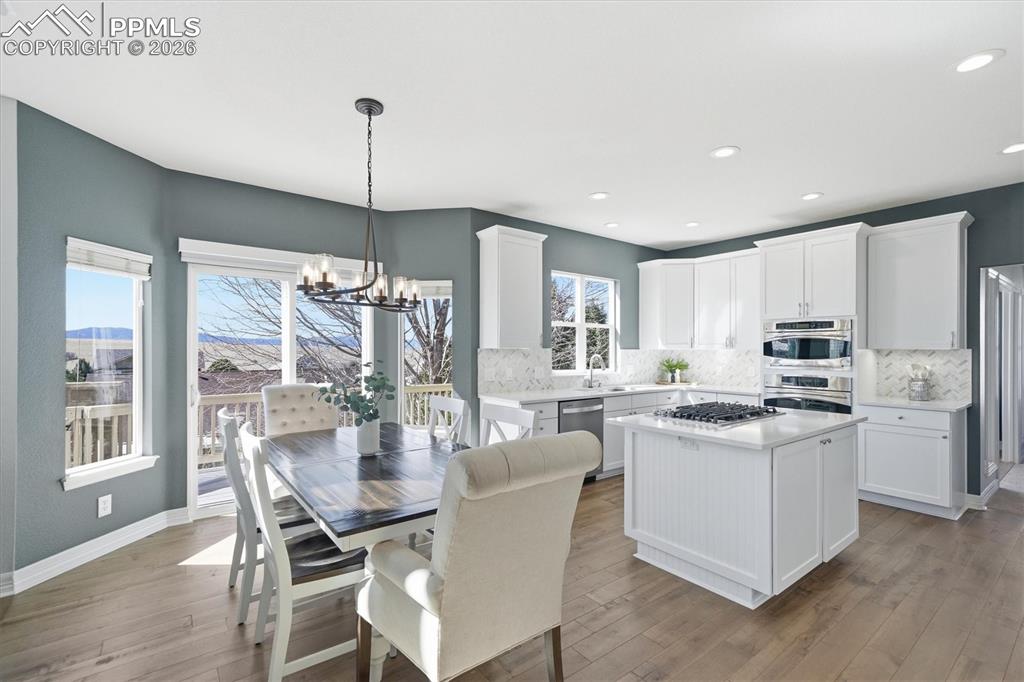 Image 7 of 49: Kitchen