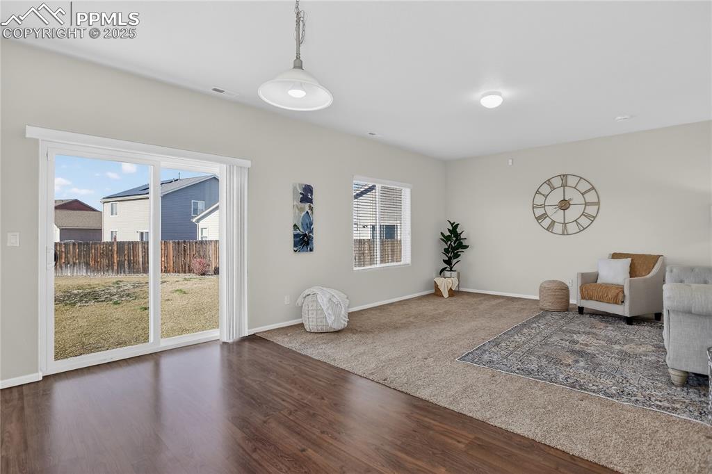 Image 2 of 20: Bright, open concept