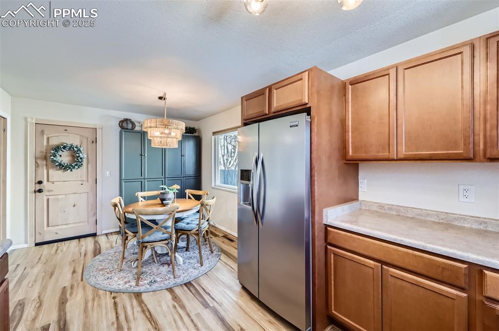 Image 12 of 28: Kitchen