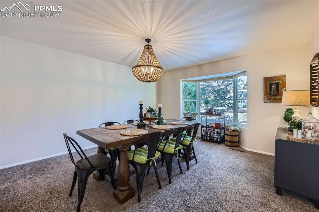 Image 8 of 28: Dining Area