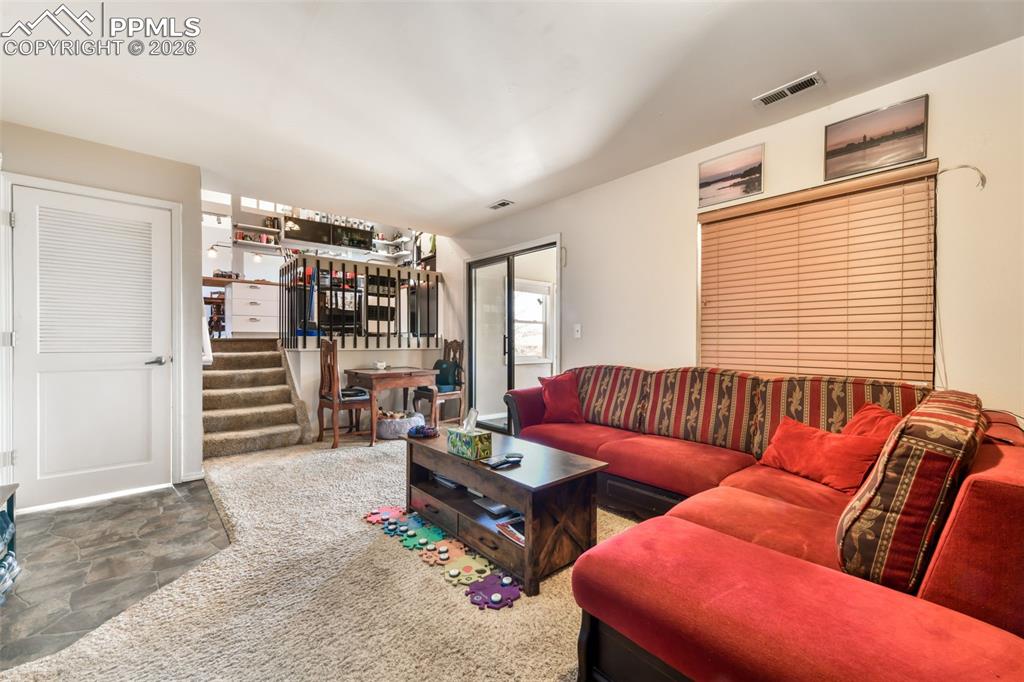 Image 21 of 50: Bedroom