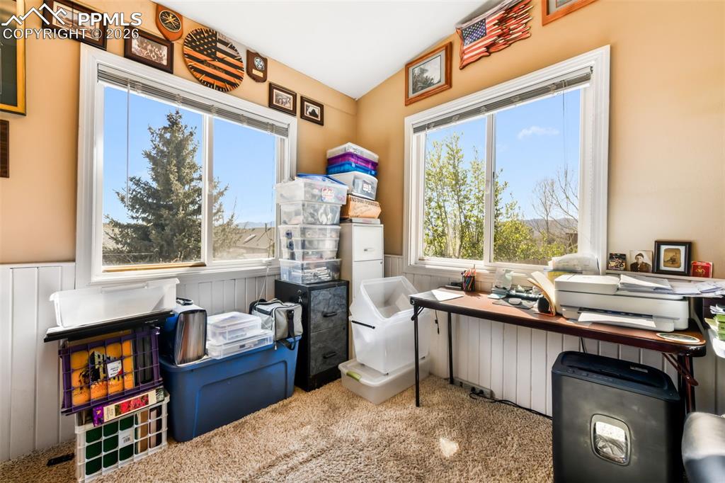 Image 27 of 50: Family Room