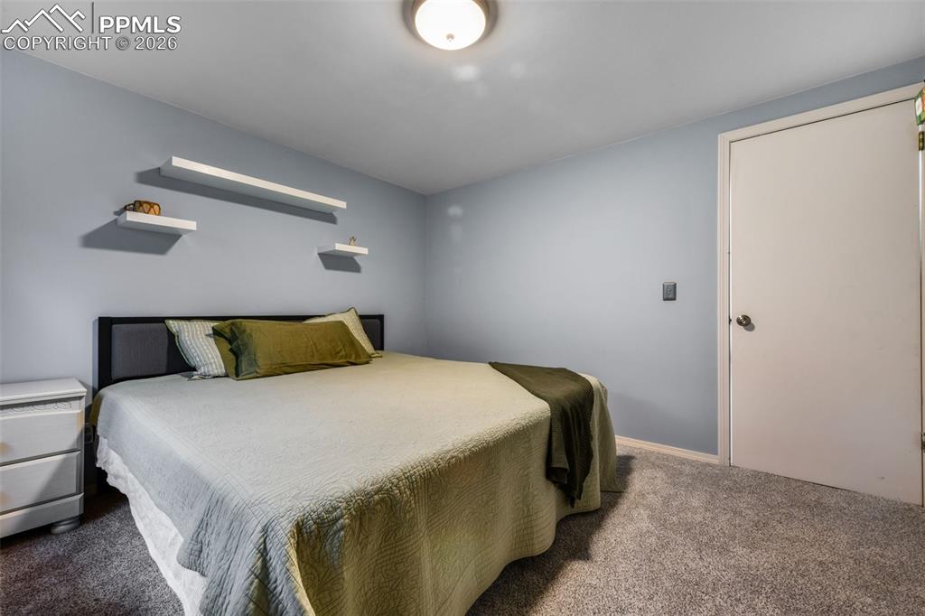 Image 28 of 50: Sitting Room