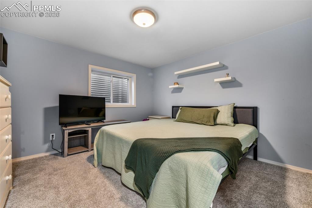 Image 29 of 50: Sitting Room