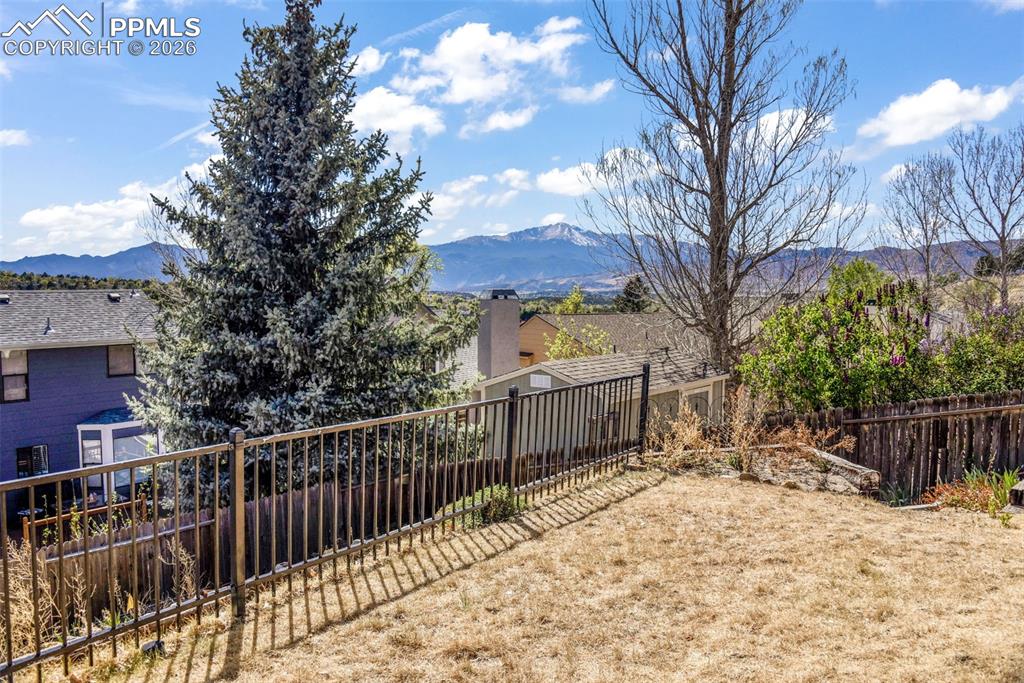 Image 34 of 50: Bathroom