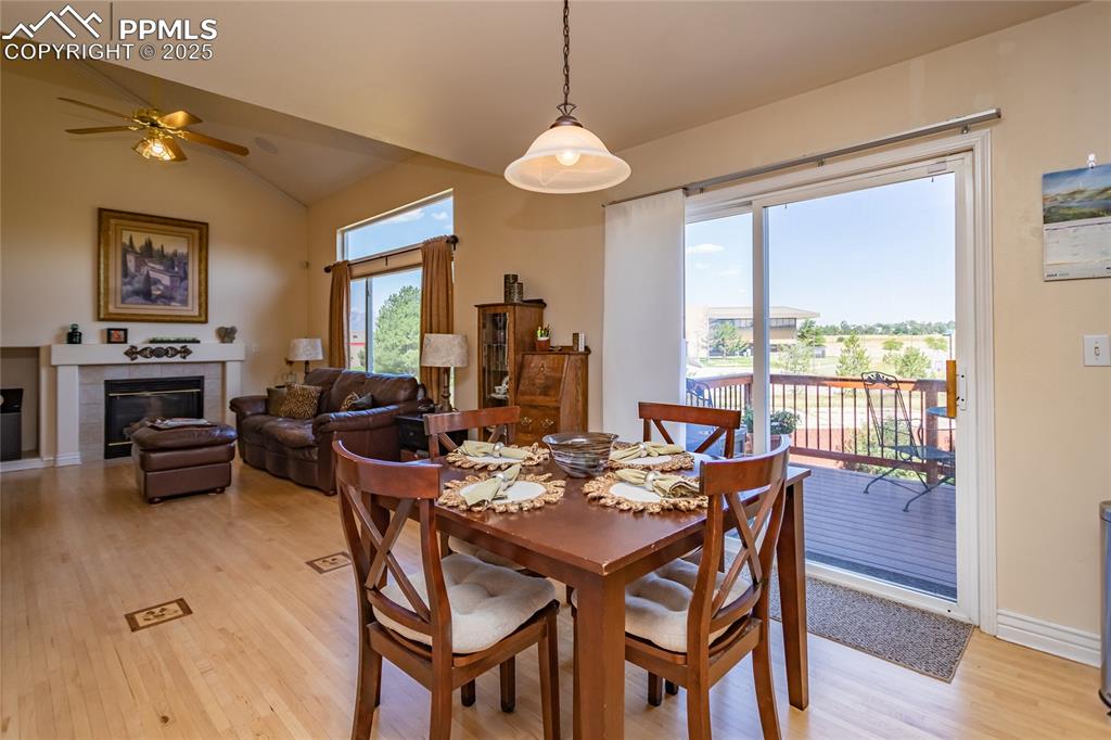 Image 16 of 39: Dining Area
