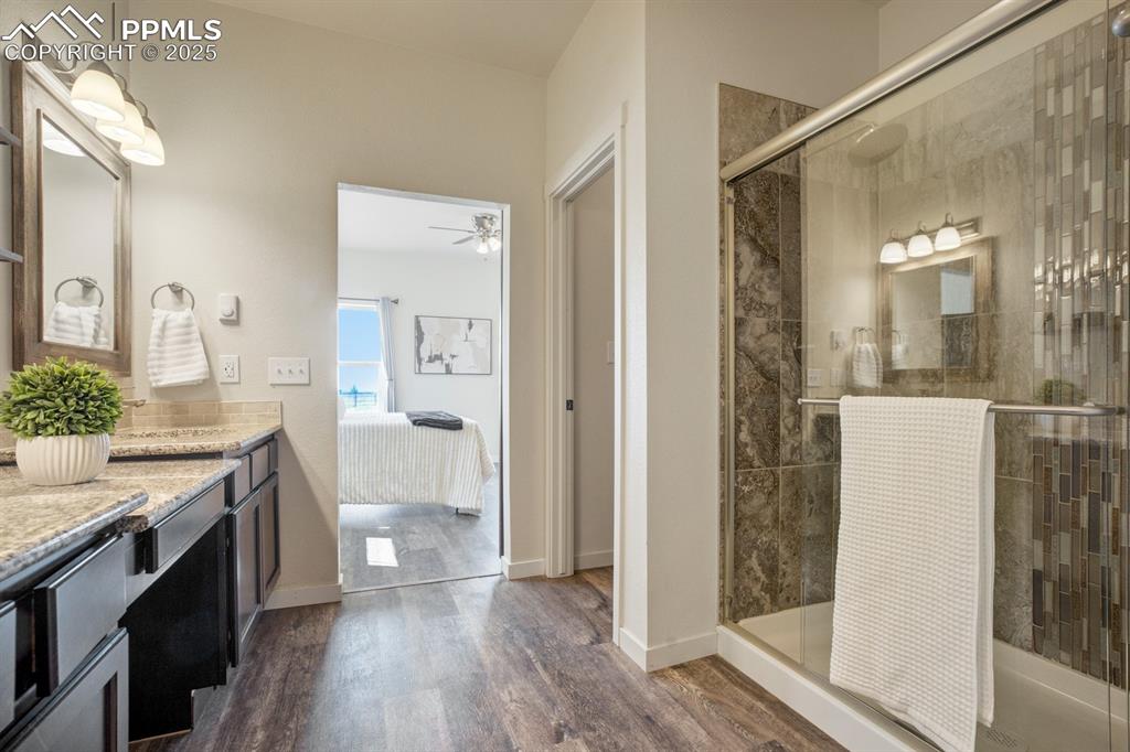 Image 14 of 32: Bathroom