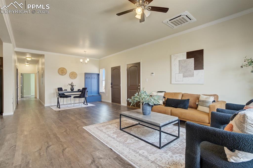 Image 7 of 32: Living Room