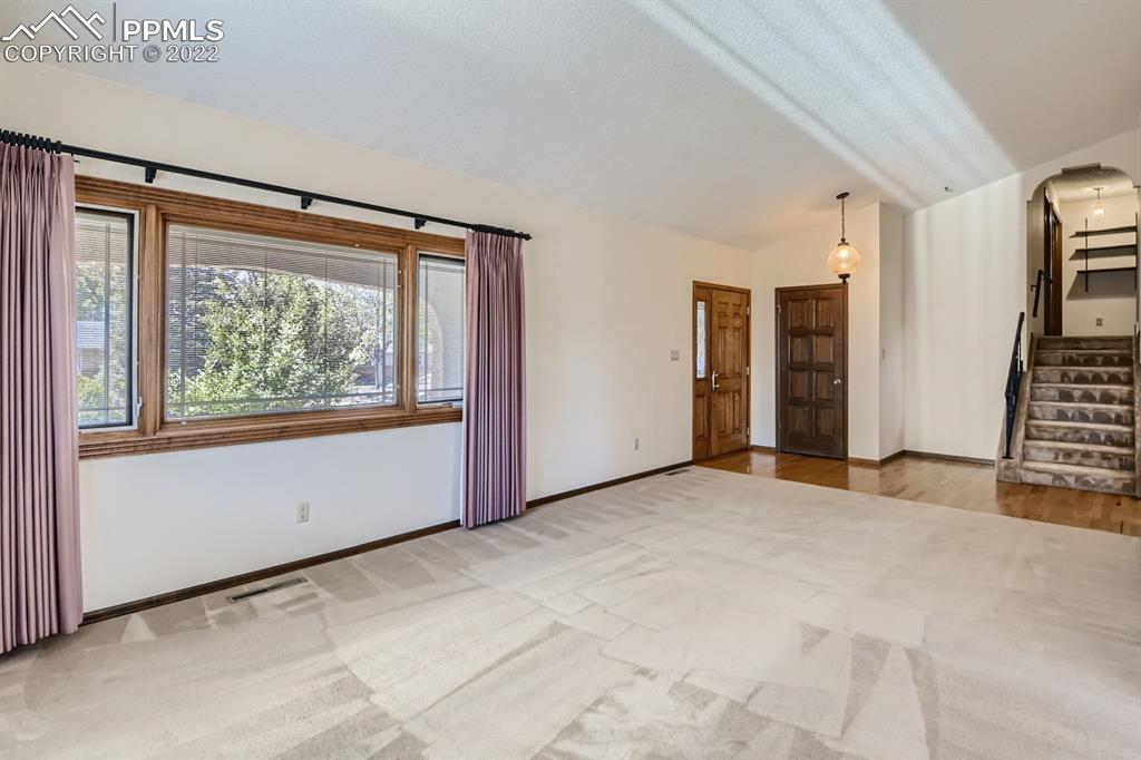 Listing 7949644, Image 3 of 28