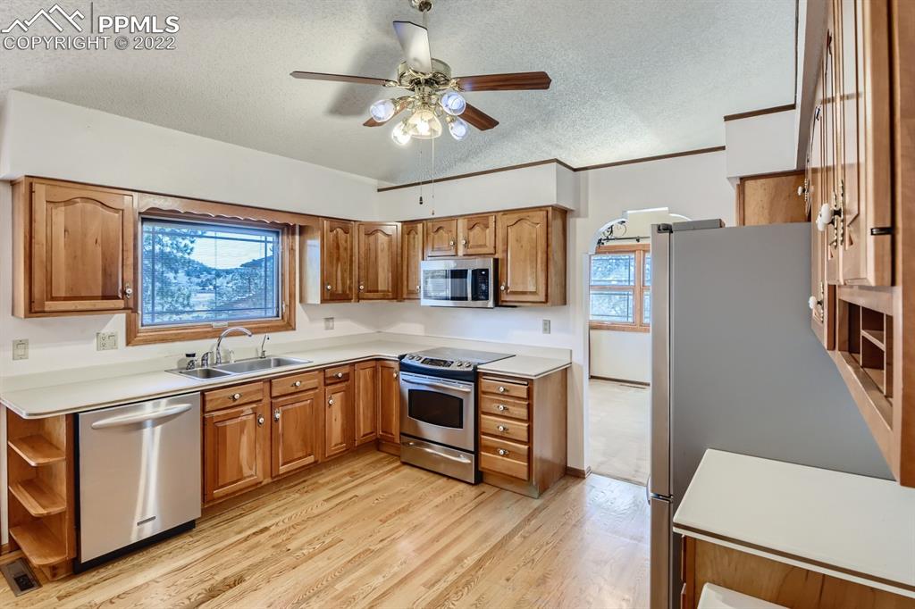 Listing 7949644, Image 5 of 28