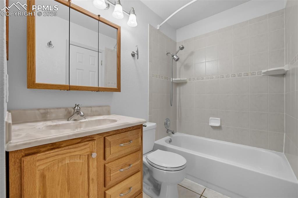 Image 15 of 45: Upper Bathroom attached to Main bedroom