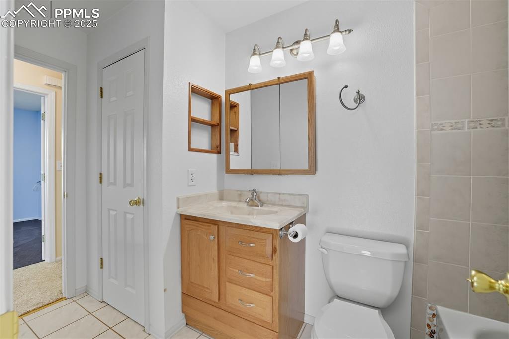 Image 16 of 45: Upper Bathroom attached to Main bedroom