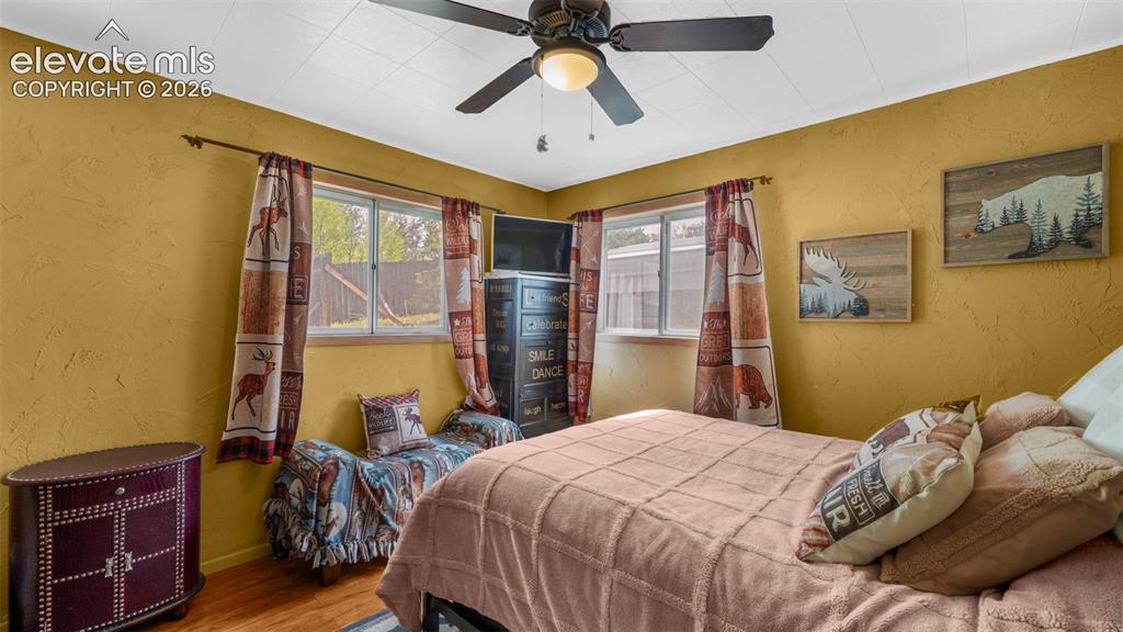 Image 15 of 37: Bedroom