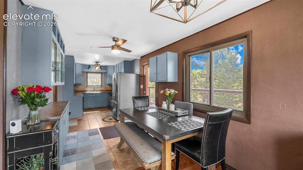 Image 18 of 37: Dining Area