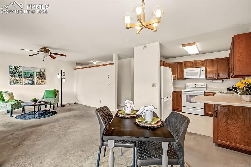 Image 5 of 36: Dining Area