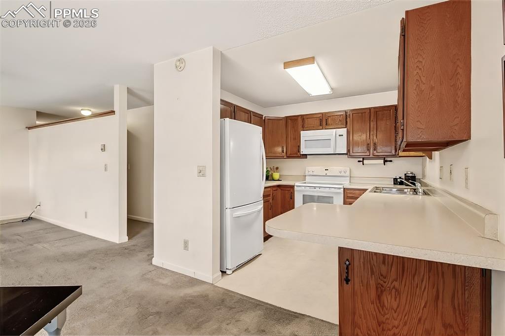 Image 7 of 36: Kitchen