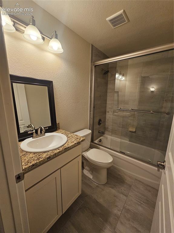 Image 29 of 32: Bathroom