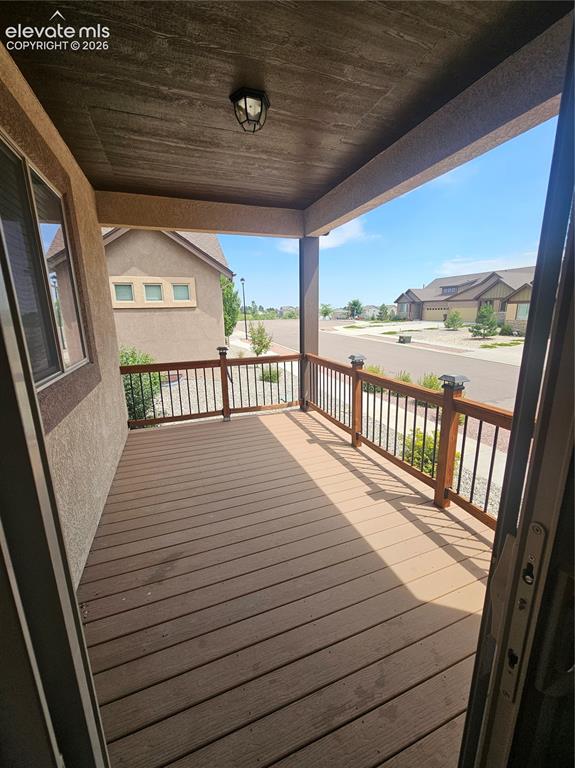 Image 32 of 32: Deck