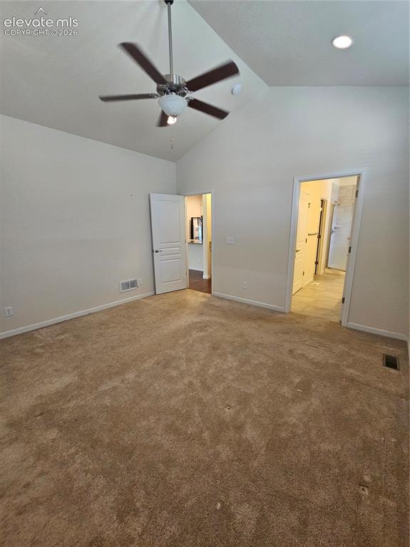 Image 8 of 32: Bedroom