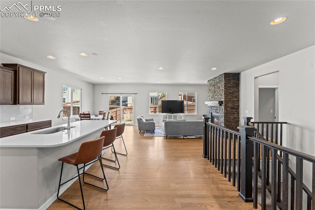 Image 15 of 50: Kitchen