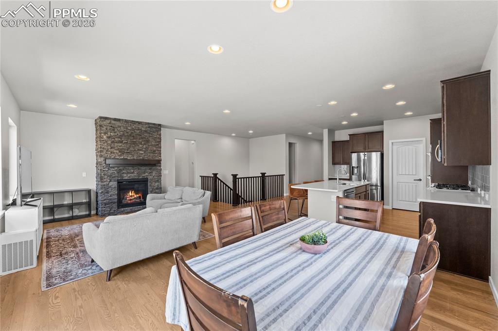 Image 18 of 50: Dining Area