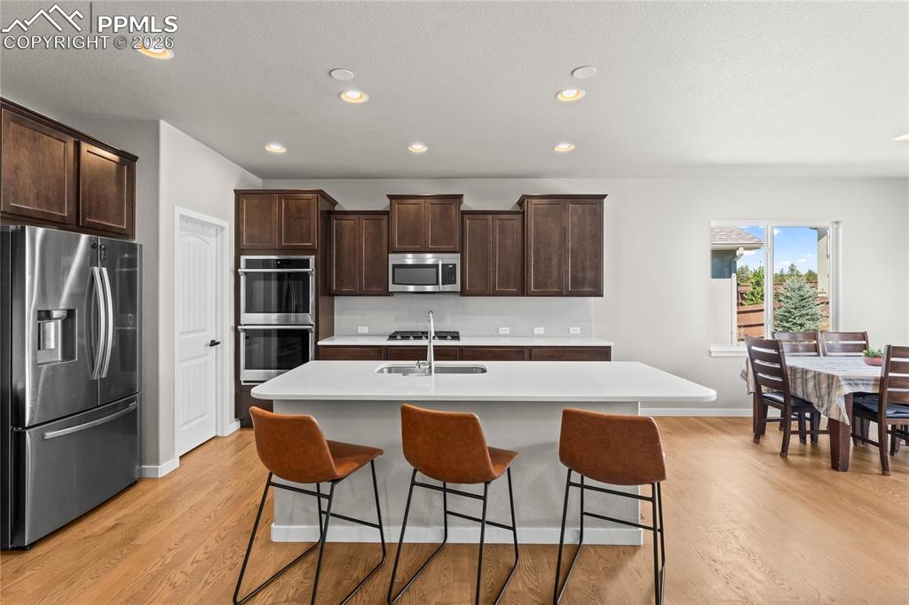 Image 24 of 50: Kitchen