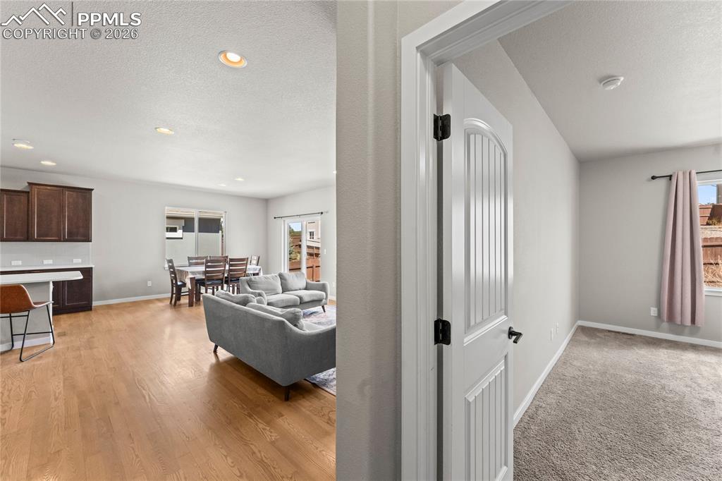 Image 25 of 50: Living Room