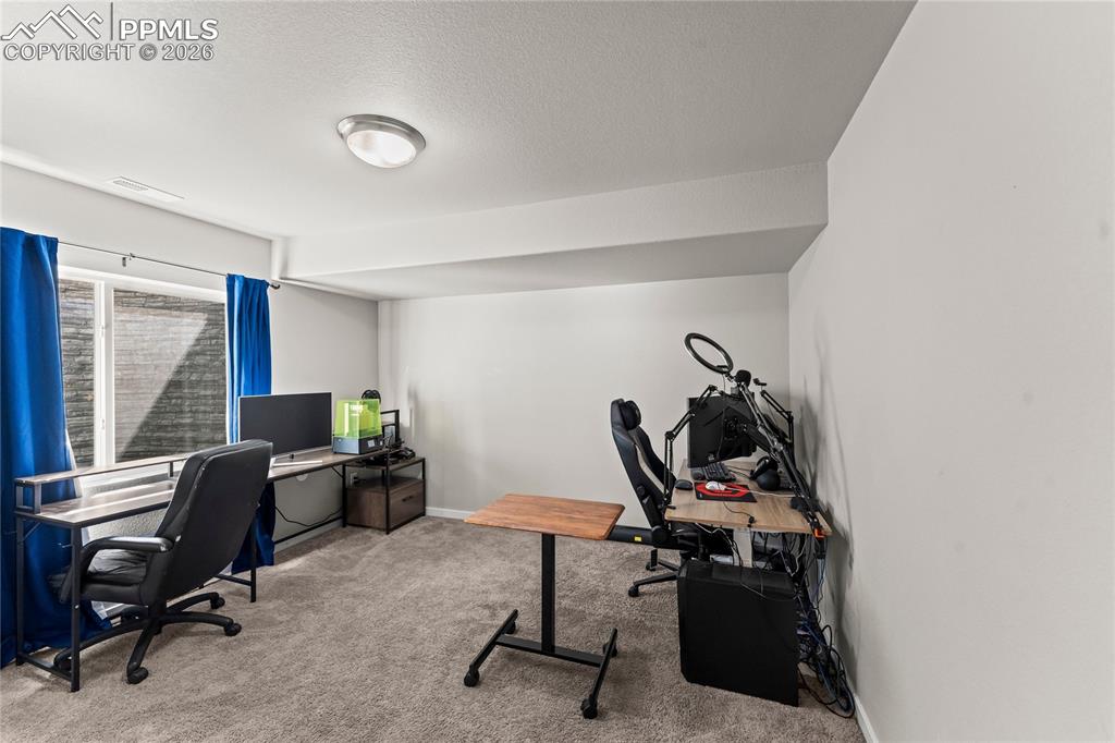 Image 37 of 50: Bedroom