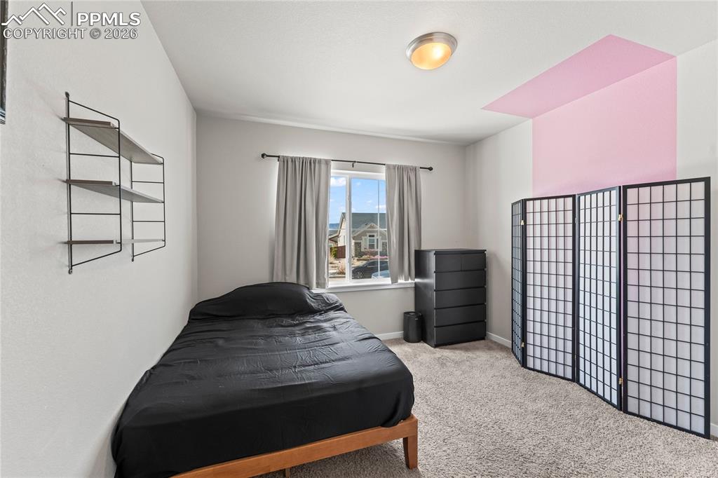 Image 9 of 50: Bedroom