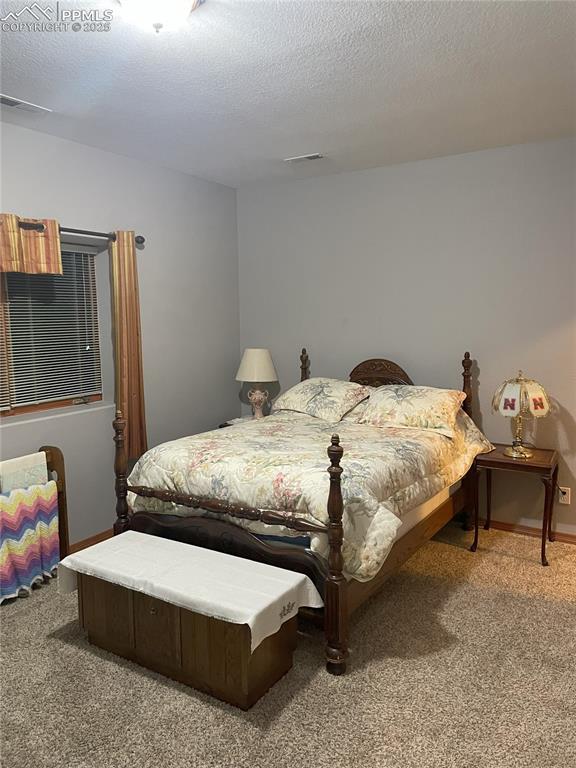 Image 21 of 40: Bedroom