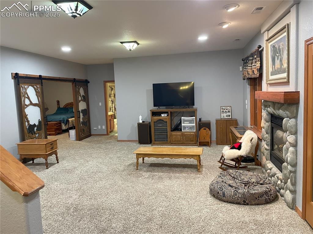 Image 35 of 40: Living Room