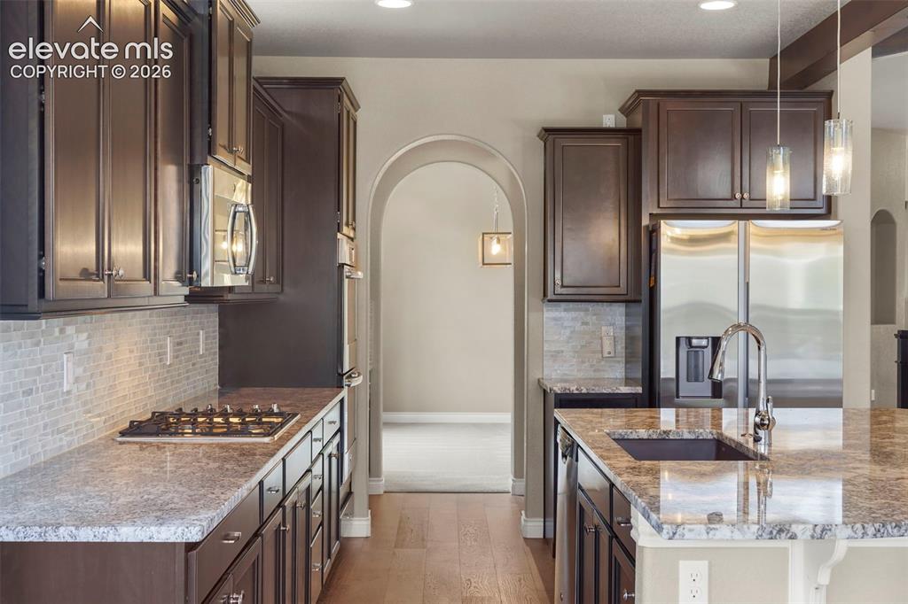 Image 5 of 30: Kitchen
